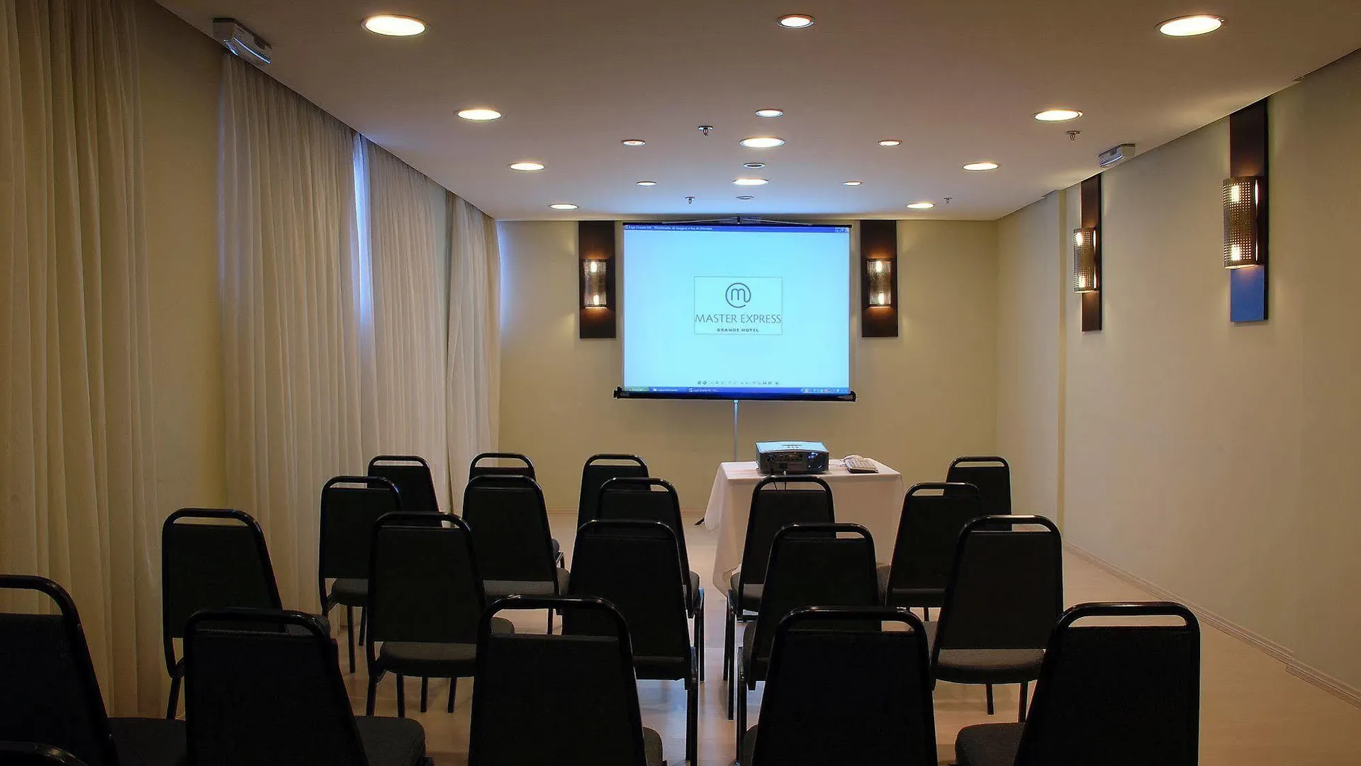 Master Grande Hotel - Proximo Ao Palacio Do Governo Porto Alegre