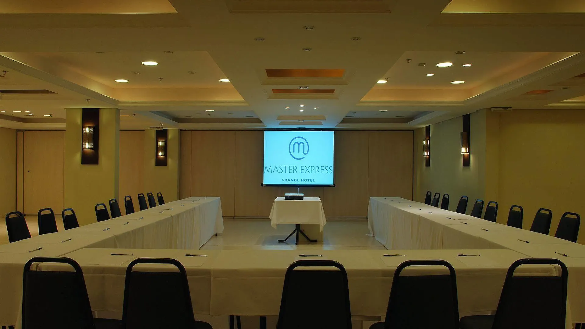 Master Grande Hotel - Proximo Ao Palacio Do Governo Porto Alegre